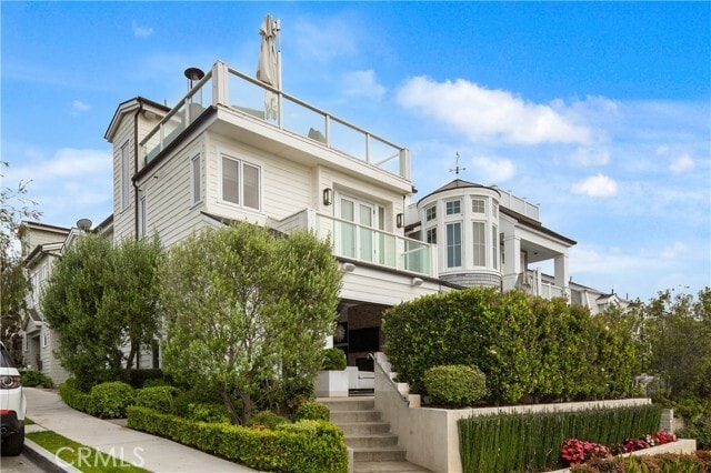 Primary Photo - 720 Poinsettia Ave