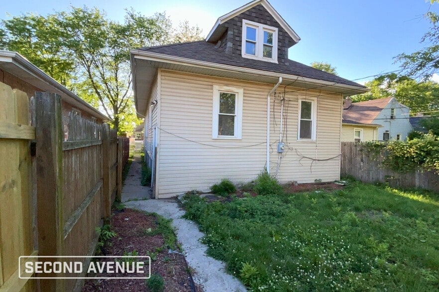 Building Photo - 12439 S Perry Ave
