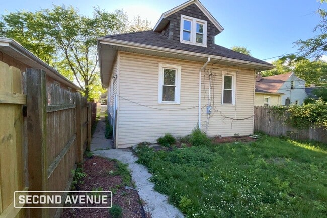 Building Photo - 12439 S Perry Ave