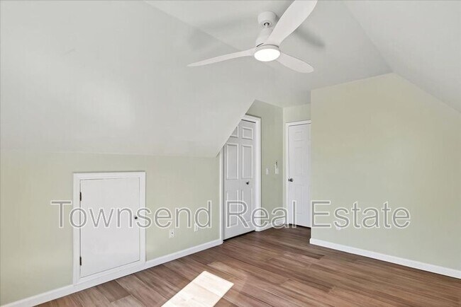 Building Photo - 695 Cedar Point