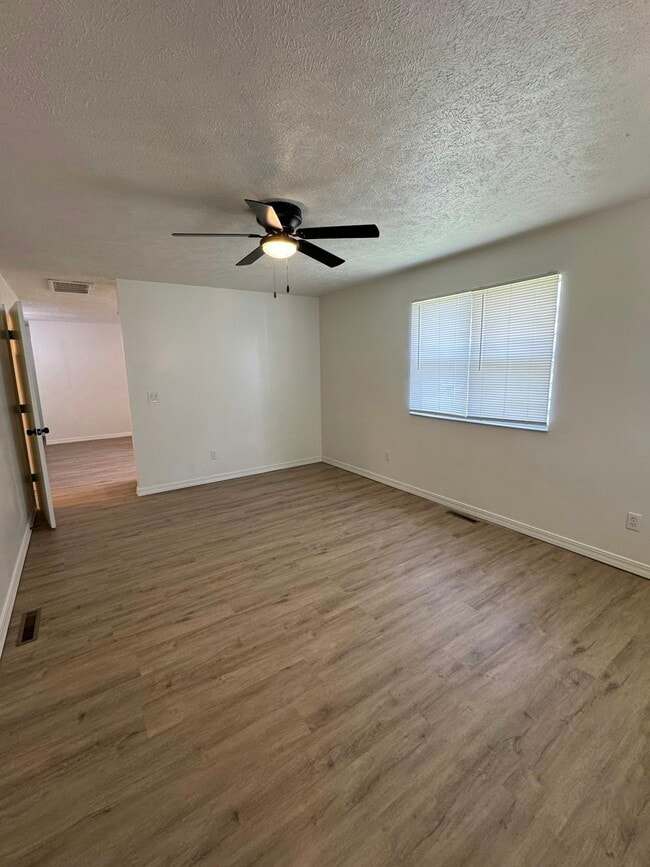 Building Photo - 701 McLean Ct