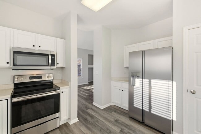 Building Photo - Beautiful Stroh Ranch 4 Bedroom, 2.5 Bath Home, Brand New Kitchen Appliances READY TODAY!