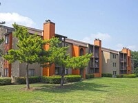 Building Photo - 606 Palace Pkwy