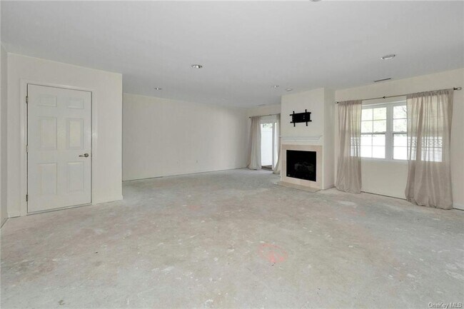 Building Photo - 31 Underhill Dr