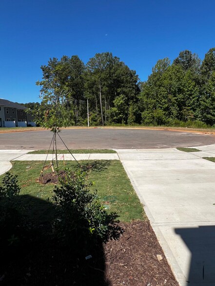 Building Photo - 176 Kobus Ct