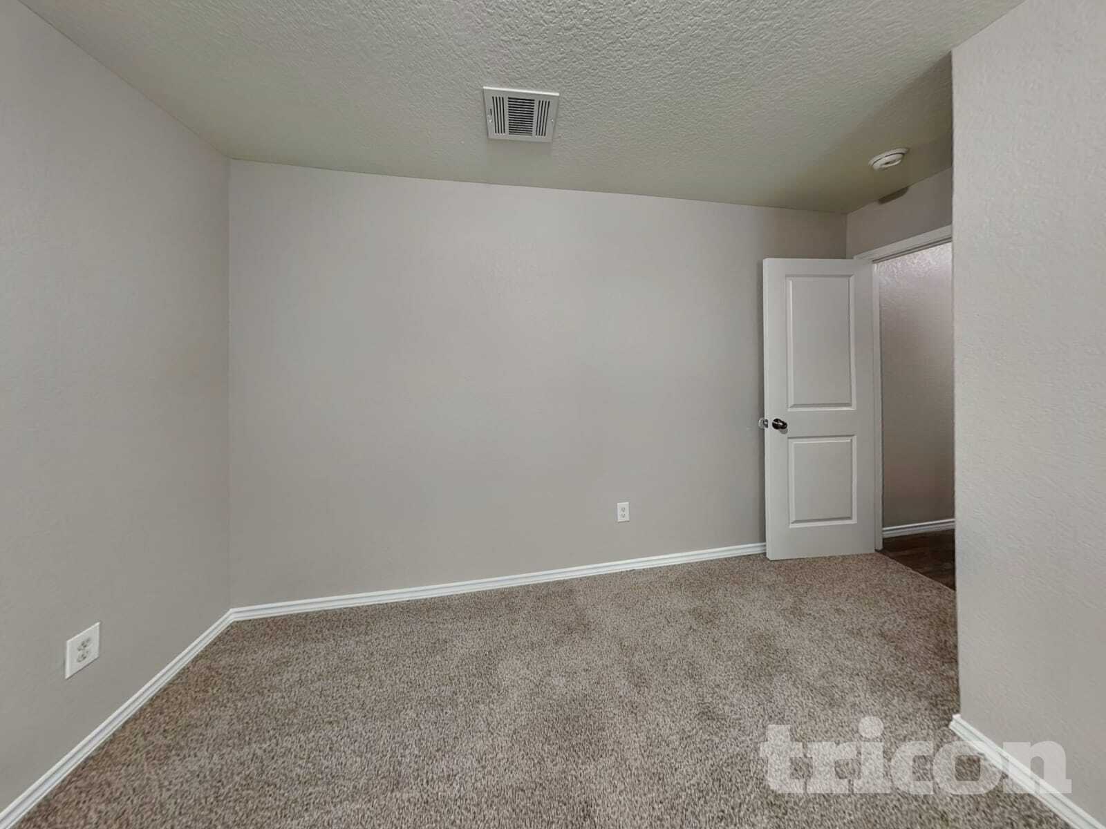 Building Photo - 5118 Everett Loop