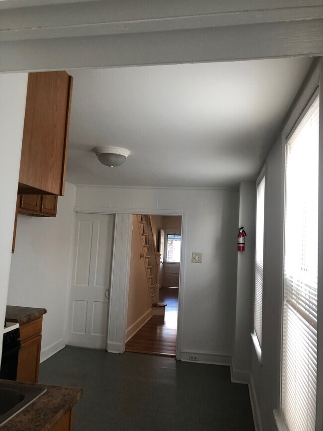 Building Photo - 1215 Linden St