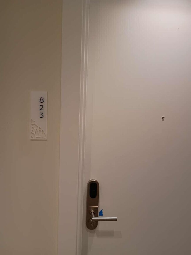 Building Photo - 220 Lake Shore Dr