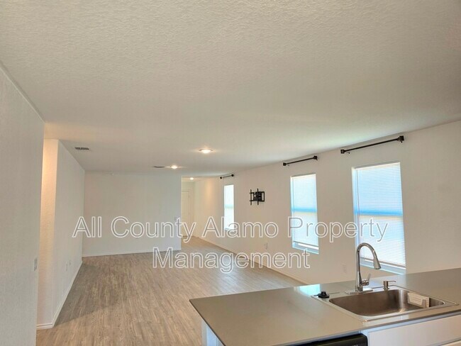 Building Photo - 5702 Repeating Wy