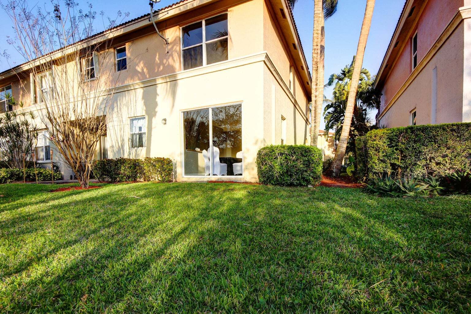 Building Photo - 6143 Seminole Gardens Cir