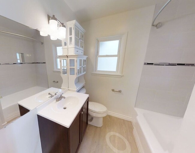 Building Photo - Gated 3-Bed, 3-Bath Gem with Dual Primary ...