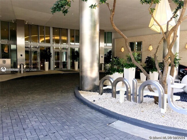 Building Photo - 92 SW 3rd St