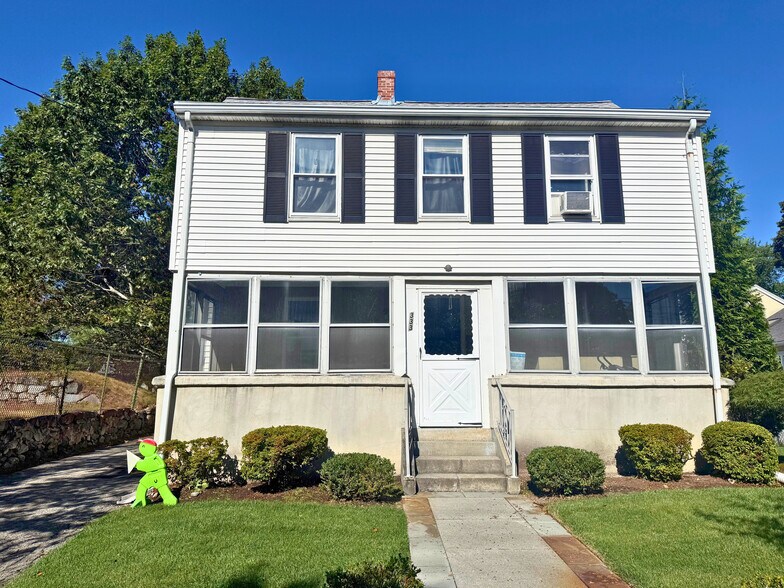 Primary Photo - 333 Cherry St