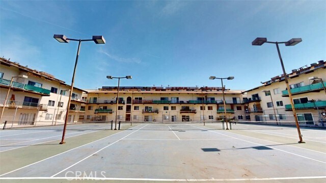 Building Photo - 5460 White Oak Ave