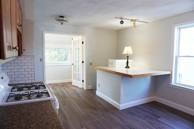 Building Photo - 90 Conwell Ave