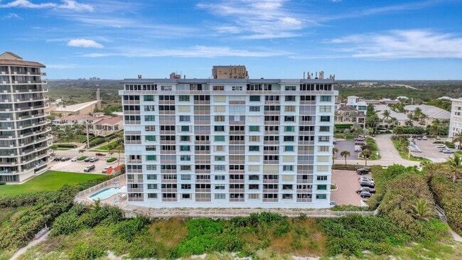 Building Photo - 840 Ocean Dr