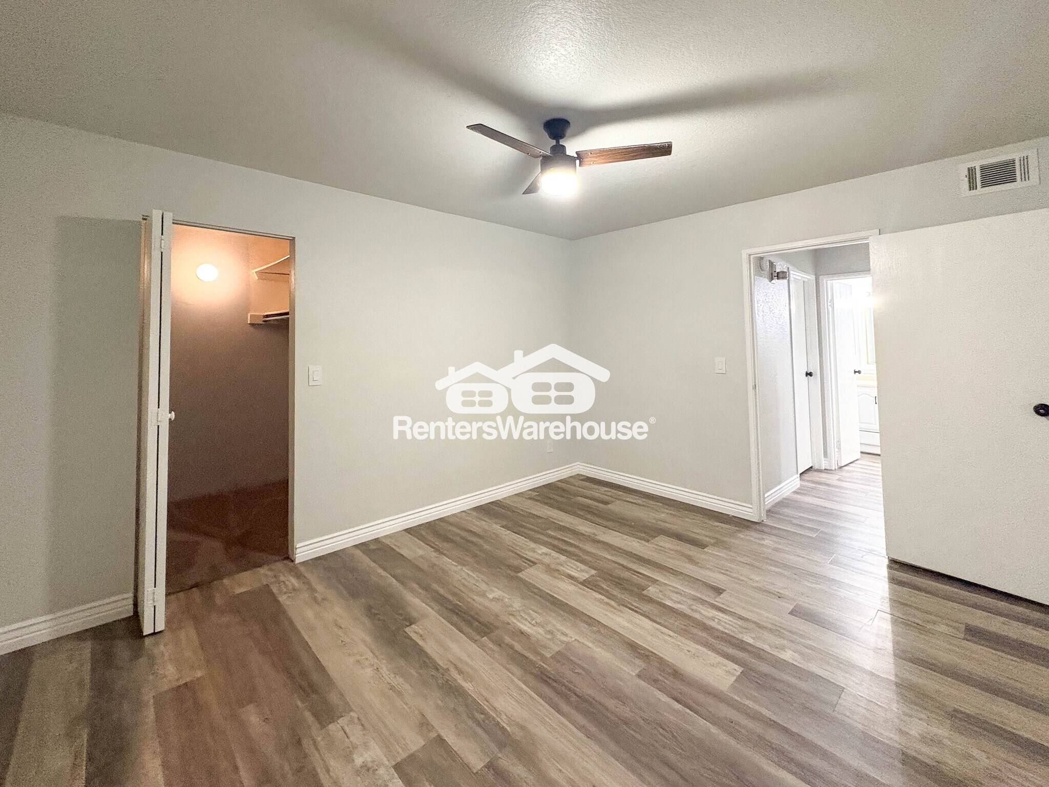 Building Photo - 12073 E Harvard Ave