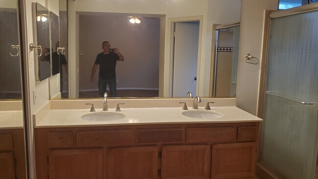 Building Photo - 26721 Linnet Ct