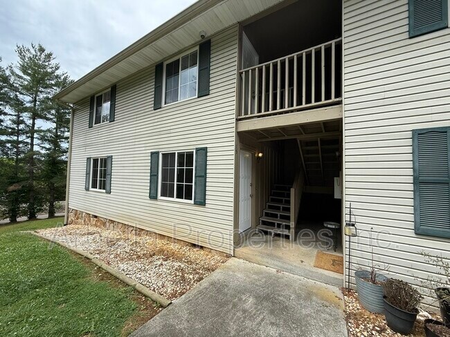 Building Photo - 103 Beech St