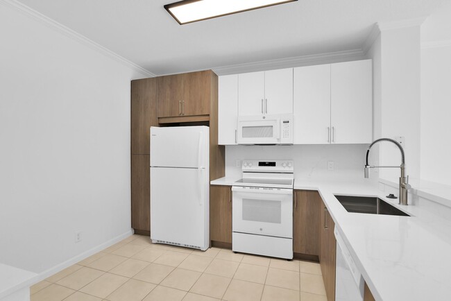 Building Photo - 9700 Porta Leona Ln