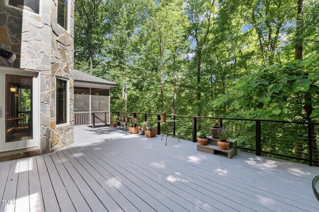 Building Photo - 6016 Glenthorne Dr