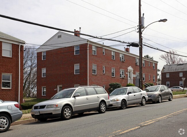 Building Photo - 129-133 S Courthouse Rd