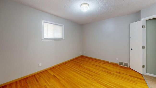 Building Photo - 502 N 26th St