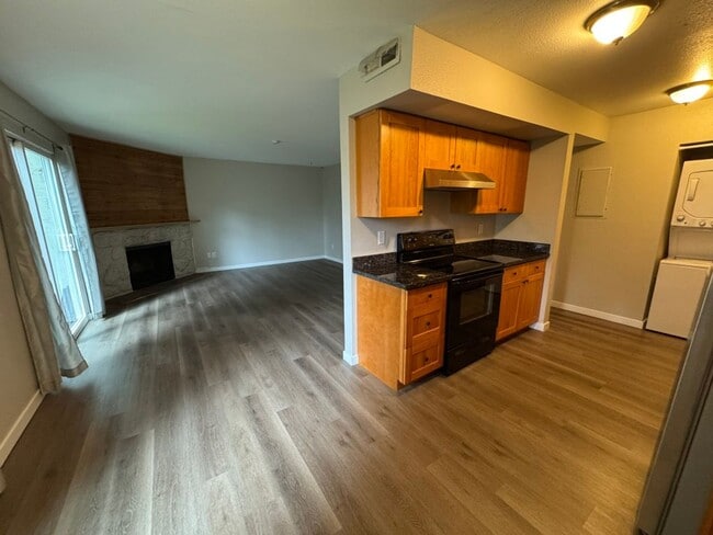 Building Photo - 2Bd/1Ba Kirkland Condo