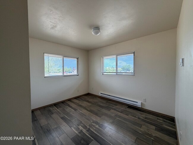 Building Photo - 3200 N Victor Rd