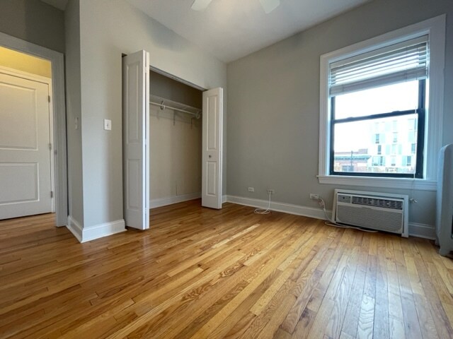 Building Photo - 742 W Addison St