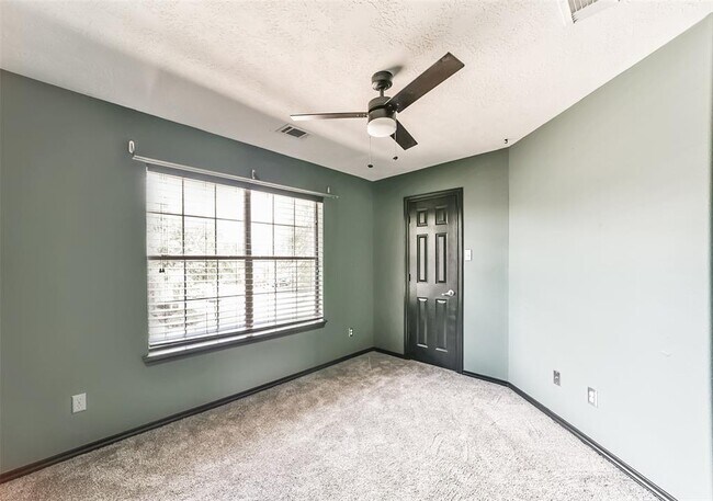 Building Photo - 12411 Lark Fair Ln