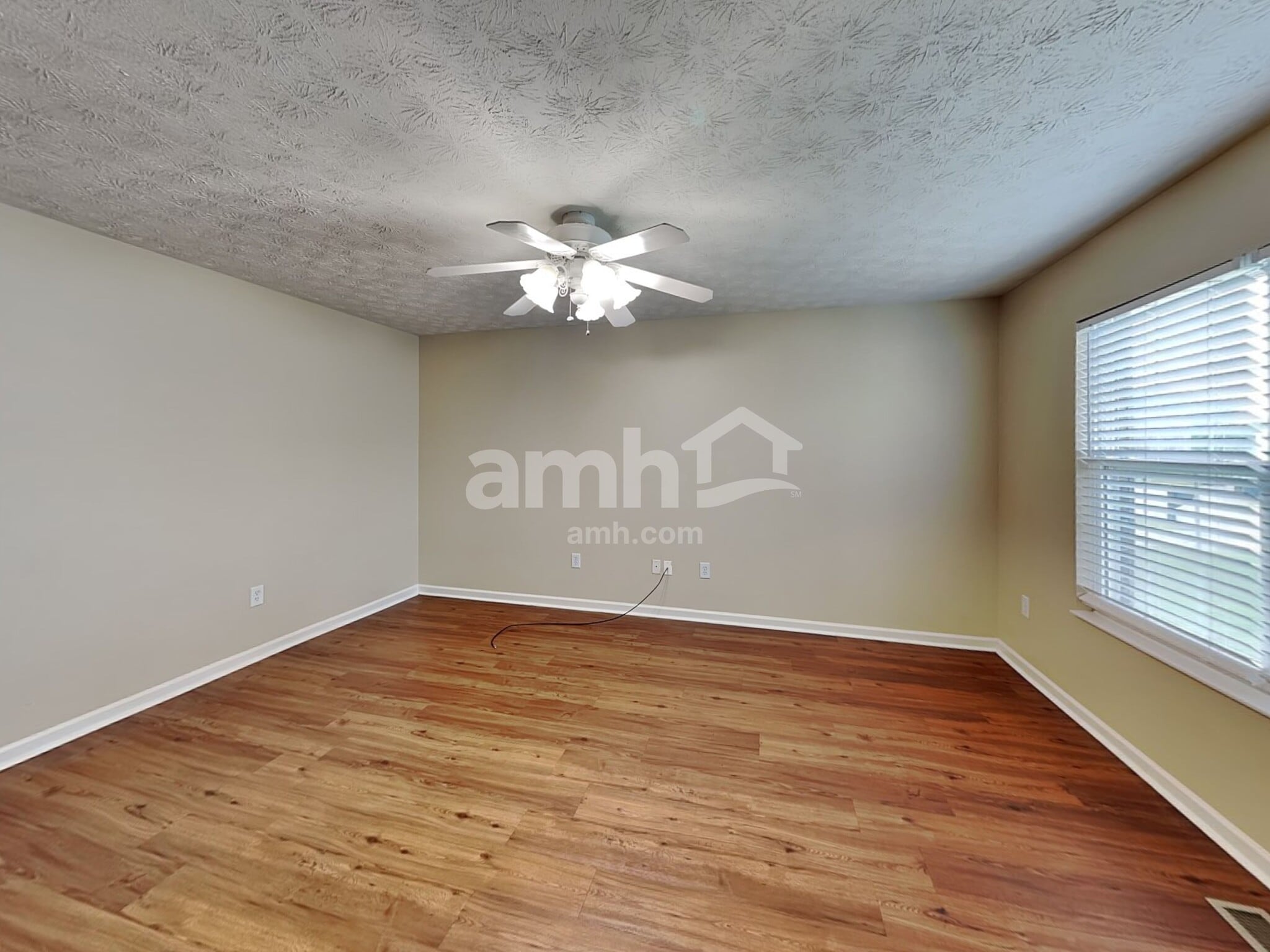 Building Photo - 9 Finch Ct