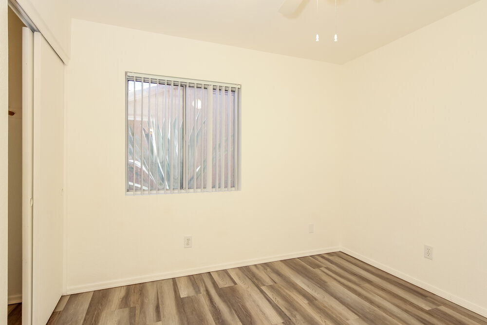 Building Photo - 252 W Wahalla Ln