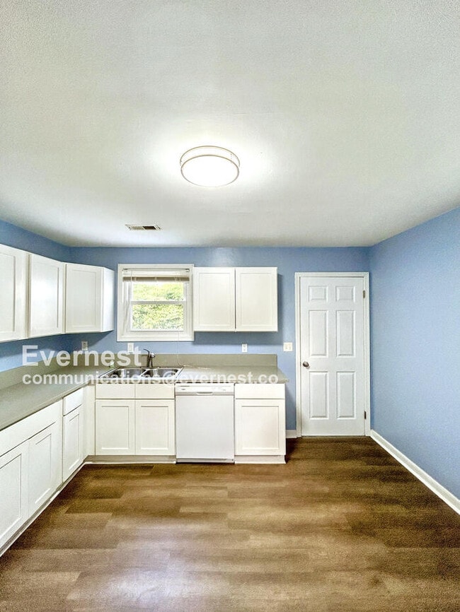 Building Photo - 2611 Gravel Hill Rd