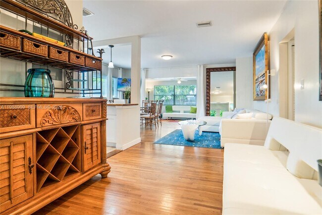 Building Photo - 113 SW 2nd St