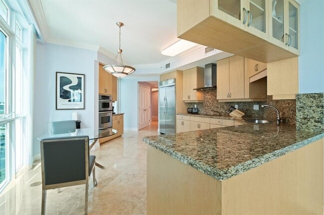 Building Photo - 1430 S Ocean Blvd