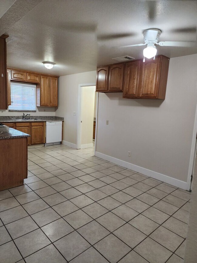 Building Photo - 3 bedroom 1 bath with Garage converted to ...