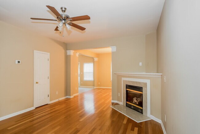 Building Photo - 1530 Ladora Dr