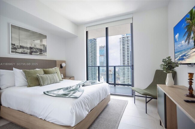 Building Photo - 159 NE 6th St