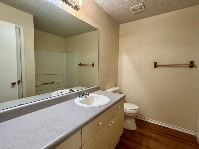 Building Photo - 109 Segovia Way