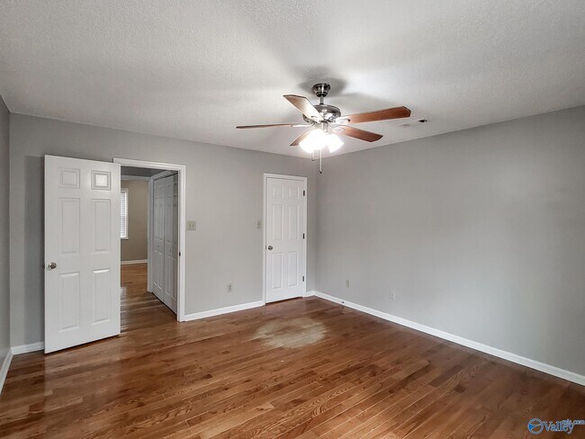 Building Photo - 116 Portal Ln