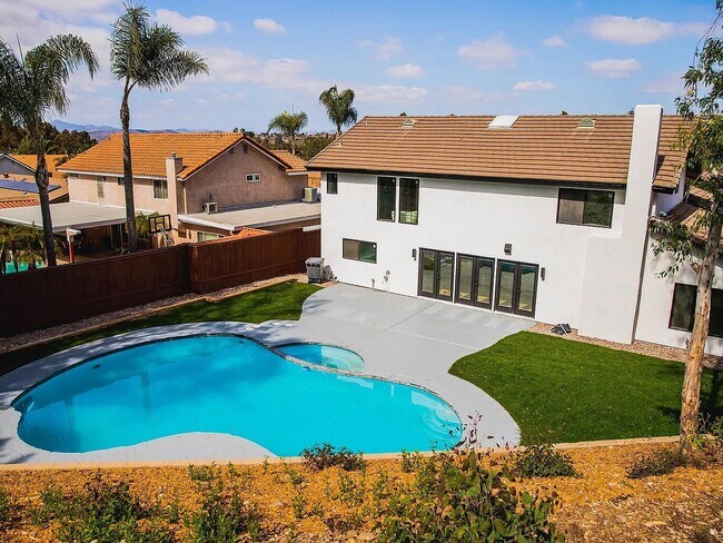 Building Photo - 1364 Pillsbury Ln