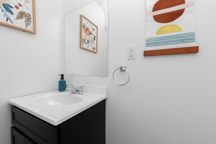 1st floor 1/2 bath - 2452 E Lehigh Ave
