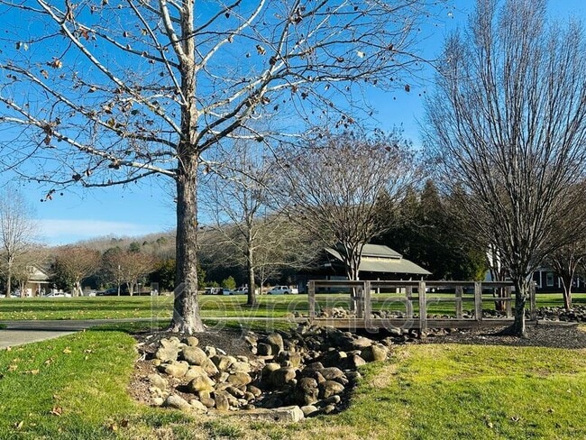 Building Photo - 110 Groves Park Blvd E