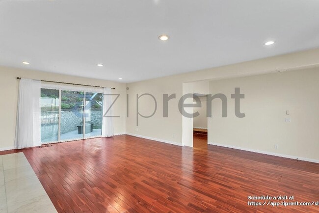 Building Photo - 341 Malcolm Ave