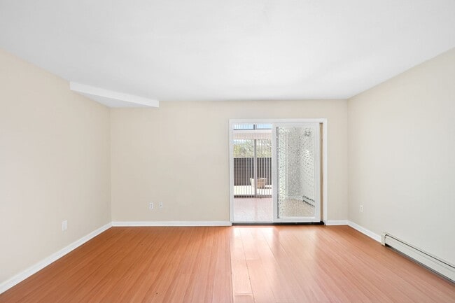Building Photo - 4744 Edison Ln