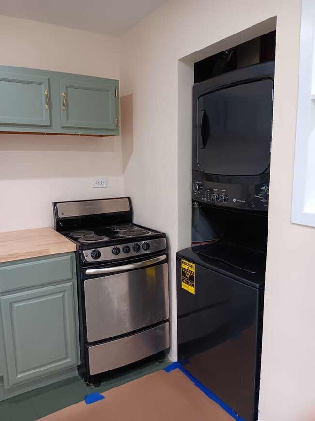 Building Photo - 112 Cleveland Ave