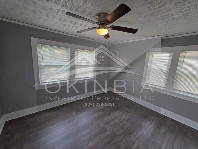 Building Photo - 1815 Catalpa Dr.