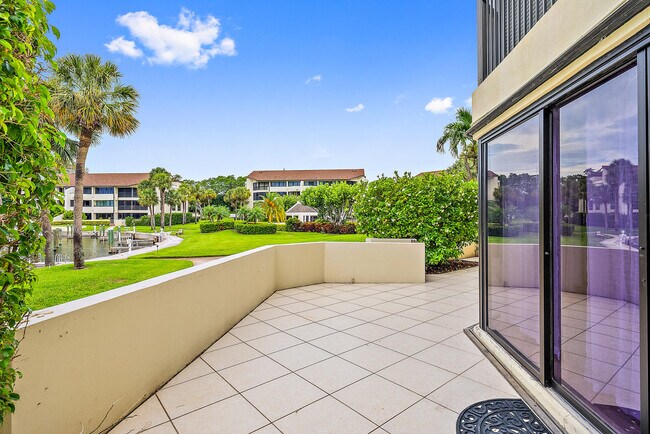 Building Photo - 1141 Marine Way E