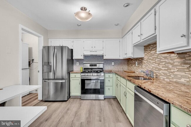 Building Photo - 271 Andover Pl